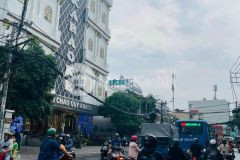 Nhà thần tài 3 tầng đẹp lung linh, xe hơi 7c trong nhà 90m2 ngang 5m gần emart 2 chỉ 8 tỷ.