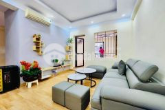 Bán nhà đẹp lô góc 3 mặt thoáng 1,8 tỷ tập thể mặt phố giải phóng 76m2, sđcc