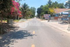 Đất xây dựng tự do 300 m2 dân cư đông, đường thông thoáng, giá 260 triệu