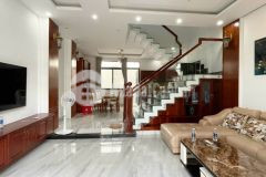 Cho th.uê nhà trệt 2 lầu full nội thất kdc nam long