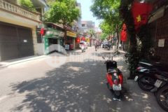 Bán nhà 3 tầng hoa lâm,long biên 47m2,mt 4m phân lô oto hơn 5 tỷ