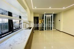 Hoàng đạo thành lô góc tháng máy xây mới koong ngõ thông gần ô tô tránh