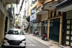 Nhà lô góc gara ô tô ngõ ô tô tránh gần phố hoàng quốc việt 12.6 tỷ