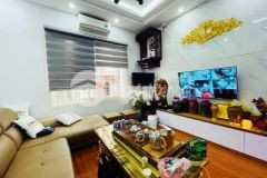 Bán nhà tân mai gần phố nguyễn chính, mặt đường ô tô thông, kinh doanh, nhà đẹp ở ngay.