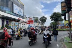 Bán gấp nhà 110m2 4 phòng ngủ võ văn ngân ngay vincom thủ đức nhỉnh 6 tỷ