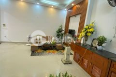 Bán nhà 5 tầng phố đặng tiến đông gần hồ hoàng cầu, mặt ngõ kinh doanh, cách phố 20m.