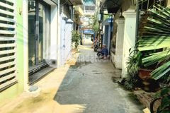 Bán nhà 3 tầng phố trạm,long biên 61m2,mt 4.4m,ngõ oto nhỉnh 4 tỷ