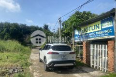 Kẹt tiền gấp bán rẻ hơn 340m2 đất mt đường 20, p minh long, 100 thổ cư, sổ sẵn, 670tr