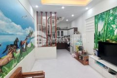 Bán nhà 123 võ chí công, 30m x 5 tầng, ngõ ô tô, gần quận ủy tây hồ. giá 4,15 tỷ