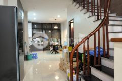 Cần bán nhà phân lô nguyễn văn cừ, long biên