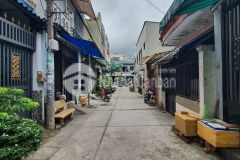 Hẻm ôtô đổ cửa, nhà 2 tầng 40m2, sát chợ lê văn quới bình tân, 3 tỷ xíu