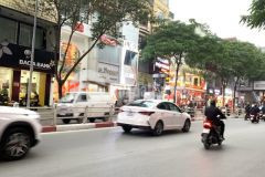 Tòa nhà văn phòng, 8 tầng, thang máy phố thái hà, đống đa. 0911554873.