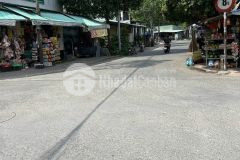 Nhà mới 1 trệt 1 lầu, có sân đậu ô tô, có 3 phòng ngủ, khu vượt lũ p8, tp vĩnh long