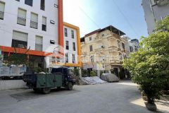 Bán nhà lạc long quân, sát ô tô, cạnh trường học, gần hồ tây. 42m27.3 tỷ