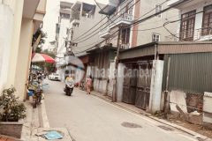 Bán nhà mới phố trạm ô tô đỗ cửa vào nhà nội thất đẹp gần vườn hoa