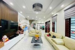 Bán nhà vị trí đẹp phố nguyên hồng, phân lô, mt to, vỉa hè, ô tô tránh, kinh doanh đỉnh.