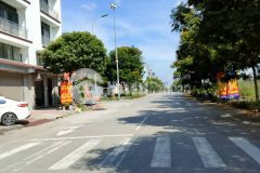 Duy nhất mảnh tđc trâu quỳ view hướng vườn hoa cực đẹp 60m mặt tiền rộng 4.6m vuông vắn. đường 2 làn