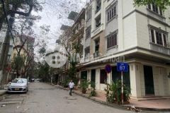 Cho thuê nhà ô tô đỗ cửa phố đầm trấu, dt 50m x 4 tầng, mt 4m, 4 ngủ, giá 14 triệu, lh 0977483092