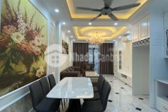 Mặt ngõ to ô tô đỗ cửa full nội thất giá rẻ như cho không lo về giá chỉ hơn 5 tỷ,70m2,0362219263.