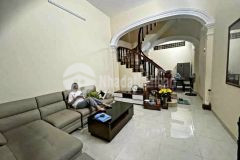 Nhà 5 tầng dân xây ở luôn minh khai ngõ thông rộng diện tích 58m2 mặt tiền 4.8m giá 5.x tỷ