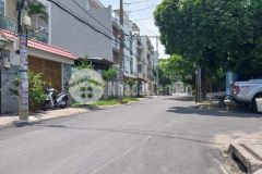 Bán nhà 2 mặt tiền,4 lầu,đường nhựa,vỉa hè,99m2, 5.5m18m, giá chỉ 8.2 tỷ tl mạnh.