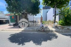 Bán lô mặt tiền đường nguyễn tất thành ngay cầu bình tân