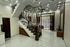 Nhà 5 tầng dân xây ở luôn lô góc phố vương thừa vũ ô tô 20m, dt 65m2 mt 5.5m 6.x tỷ