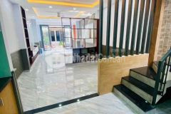 Nha mơi 2 tâng 4.2x12, hem thông, gia nhinh 3 ty.