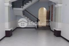 Cho thuê nhà nguyên căn 2 tầng mặt tiền đường gần đại học ngoại ngữ