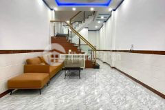 Nhà mới, tặng toàn bộ nội thất, chủ gấp bán, vị trí đẹp, ngay cầu bình lợi dt 50m, gía 3.8 tỷ