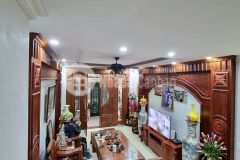 Bán nhà ngô gia tự, long biên 43m2 5t, giá 3,95 tỷ tặng nội thất