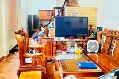 Bán nhà ngõ 603 lạc long quân, tây hồ, đường trước nhà 4m. diện tích 45m2. giá 5.7 tỷ