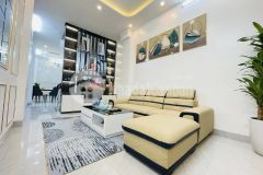 Ô tô 15m, đẹp ở ngay, tặng full nội thất bán nhà ngõ 102 trường chinh