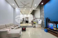 Bán nhà 3 tầng mặt tiền đường hồ trung lượng