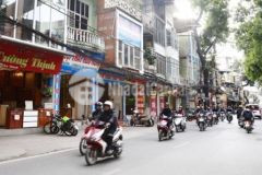 Vỡ nợ bán gấp nhà mặt phố la thành giá 19 tỷ, 70m2, kinh doanh đắc địa