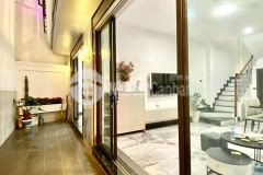 Siêu phẩm chùa láng,50m2,ô tô đỗ cửa,mt 4.4m,4 tầng,10m ra phố,giá 6tỷ