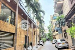 Tòa nhà 8 tầng, thang máy, đường ô tô phố hoàng cầu, đống đa. 0911554873.