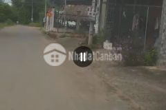 Bán 300m2 đất có sẵn nhà cấp 4 gần tp mơi binh dương shr 2.75 tỷ. lh0387362185.