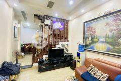 Bán nhà lĩnh nam, hoàng mai, nhà đẹp 5 tầng full nội thất, về ở ngay 43 m2, 3 tỷ 600