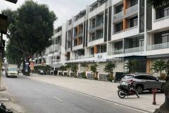 Đức giang phân lô mặt phố sổ vuông đẹp mt 5.5m giá tốt.