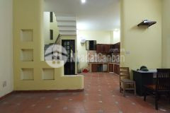 Cần bán nhà riêng phố đê la thành quận đống đa 45m, ô tô đỗ cửa nhỉnh 6 tỷ