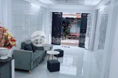 Cần ra nhanh căn nhà lầu, mặt tiền nhựa