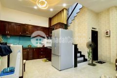 Cách mạng tháng 8 giáp quận 3,1,10 gần 50m2 ngang 8m, 3 tầng 3 pn tân bình giá 5 tỷ.