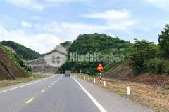 Cần tiền nên gia đình bán rẻ lô 2 mặt tiền đường nhựa hòa sơn gần cao tốc