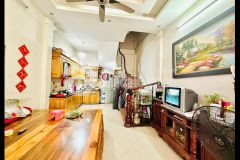 Bán nhà ngõ 169 hoàng mai, ô tô đỗ cổng, đẹp ở ngay, 42m2, 5 tầng, chỉ 4.69 tỷ.