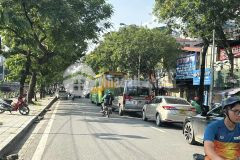 Tôi cần bán mặt phố đặng tất giá 10.5 tỷ, 30mx4 tầng, mt 7,3m, kd lớn