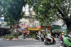 Chính chủ bán nhà mặt phố số 318 b hoàng hoa thám 100m2 45 tỷ.