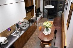 Bán nhà đầu ngõ trần khát chân, giá 2.5 tỷ, 17m2x6t, kd nhỏ