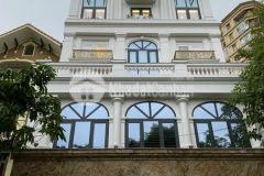 Chính chủ bán gấp toà căn hộ 3 sao mặt vườn hoa nam trung yên, dt184m2... giá 78 tỷ