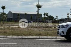 Bán lô đất trung tâm bích động việt yên, mặt tiền 5,5m, vỉa hè 12m, view công viên.